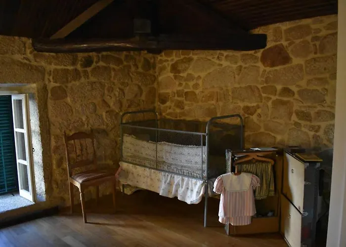 Vila Casa Do Lagar De